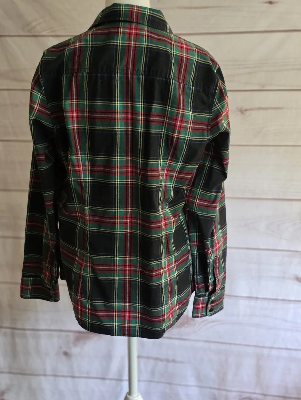 Vineyard Vines Black, Red & Green Plaid Button-Down Shirt Size 12
